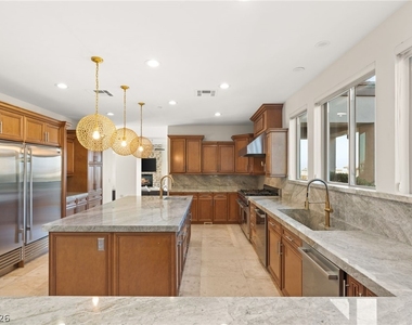 1635 Liege Drive - Photo Thumbnail 9