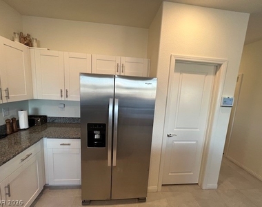 380 Larksong Avenue - Photo Thumbnail 7