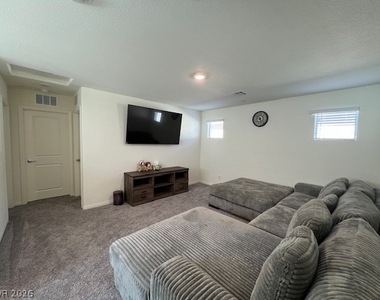 380 Larksong Avenue - Photo Thumbnail 12