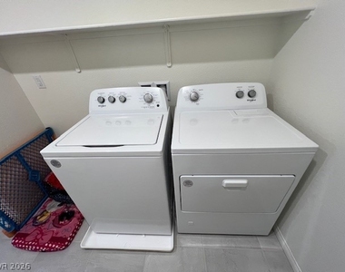 380 Larksong Avenue - Photo Thumbnail 20