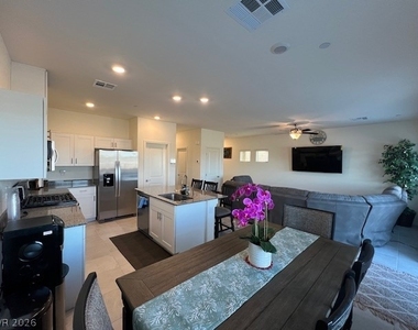 380 Larksong Avenue - Photo Thumbnail 4