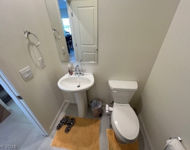 380 Larksong Avenue - Photo Thumbnail 14