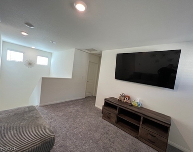 380 Larksong Avenue - Photo Thumbnail 11