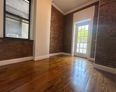 West 103rd Street - Photo Thumbnail 1