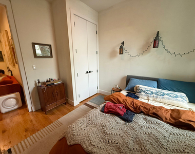 481 Evergreen Avenue - Photo Thumbnail 4