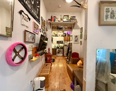 481 Evergreen Avenue - Photo Thumbnail 3