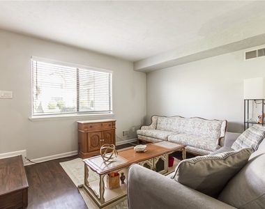 644 Eastbrooke Lane - Photo Thumbnail 3