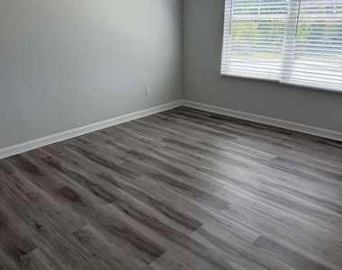 6085 Mallory Park - Photo Thumbnail 6