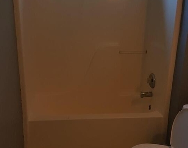 854 Nw Ridge Avenue - Photo Thumbnail 1