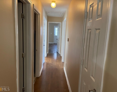 440 Woodlawn Avenue Nw - Photo Thumbnail 7