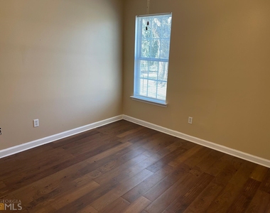 440 Woodlawn Avenue Nw - Photo Thumbnail 4