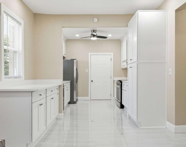 393 8th Street Ne - Photo Thumbnail 3