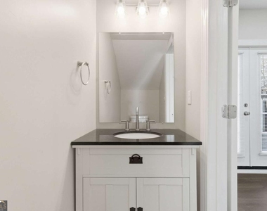 393 8th Street Ne - Photo Thumbnail 13