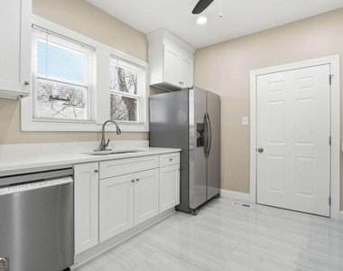 393 8th Street Ne - Photo Thumbnail 4