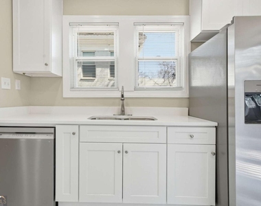 393 8th Street Ne - Photo Thumbnail 5