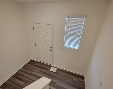 3560 Eagle Court Sw - Photo Thumbnail 19