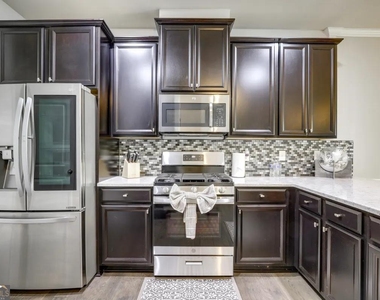 2525 Norwood Park Crossing - Photo Thumbnail 9