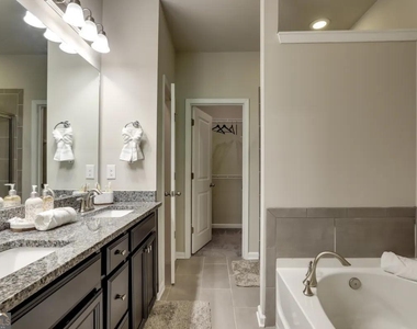 2525 Norwood Park Crossing - Photo Thumbnail 15