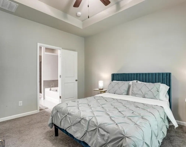 2525 Norwood Park Crossing - Photo Thumbnail 12