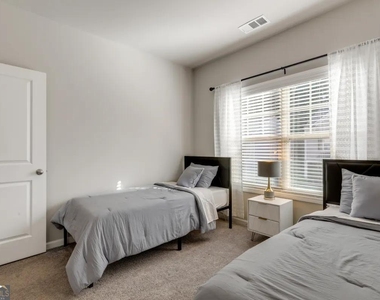 2525 Norwood Park Crossing - Photo Thumbnail 26