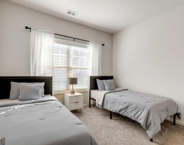 2525 Norwood Park Crossing - Photo Thumbnail 25