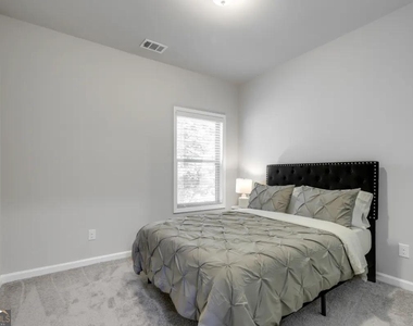 2525 Norwood Park Crossing - Photo Thumbnail 17