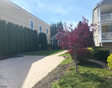 217 Newark Ave - Photo Thumbnail 5