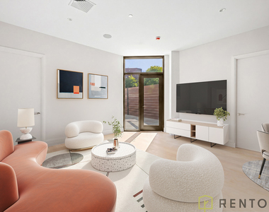 960 Franklin Avenue - Photo Thumbnail 1