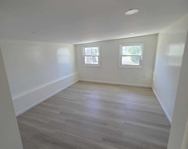 1145 Kenton Drive - Photo Thumbnail 5