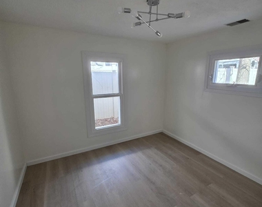 1145 Kenton Drive - Photo Thumbnail 7
