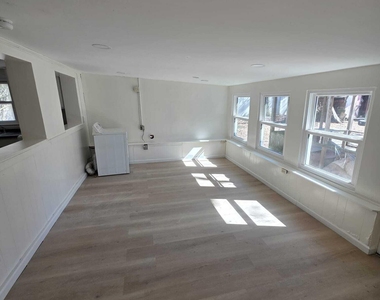 1145 Kenton Drive - Photo Thumbnail 4