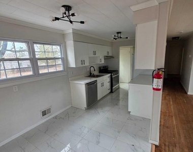 14 Nathan Avenue - Photo Thumbnail 5