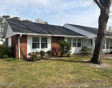 824a Balmoral Court - Photo Thumbnail 1