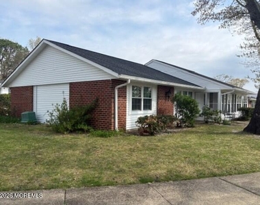 824a Balmoral Court - Photo Thumbnail 21