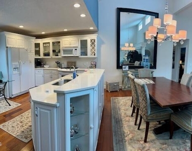 318 Aldo Drive - Photo Thumbnail 9