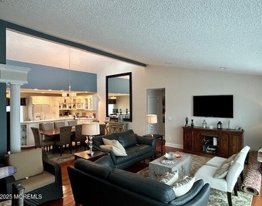 318 Aldo Drive - Photo Thumbnail 20