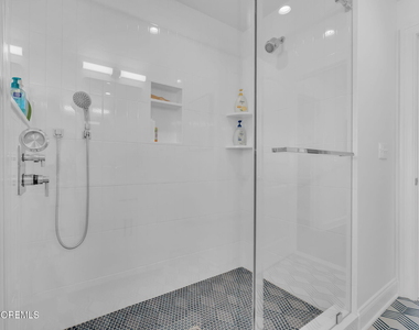 112 Sylvania Avenue - Photo Thumbnail 35