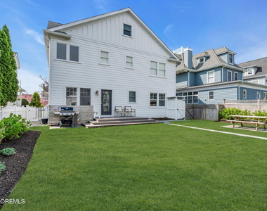 112 Sylvania Avenue - Photo Thumbnail 63