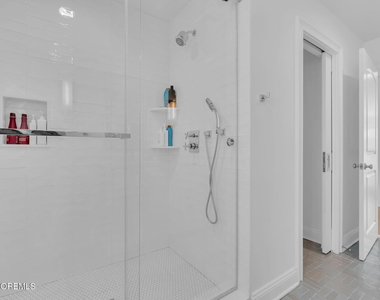 112 Sylvania Avenue - Photo Thumbnail 43