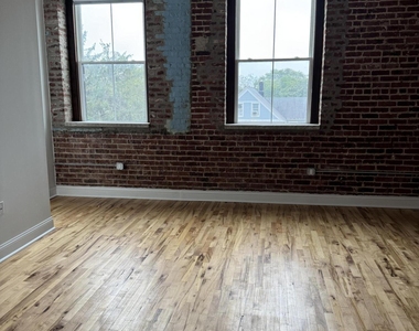 179 Chelsea Avenue - Photo Thumbnail 3