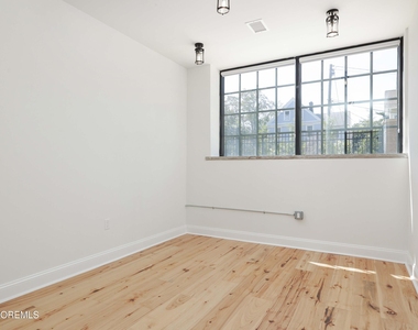 179 Chelsea Avenue - Photo Thumbnail 5