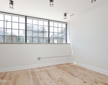 179 Chelsea Avenue - Photo Thumbnail 2