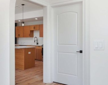 179 Chelsea Avenue - Photo Thumbnail 4