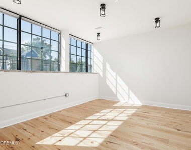 179 Chelsea Avenue - Photo Thumbnail 16