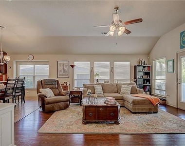 5009 Holliday Drive - Photo Thumbnail 18