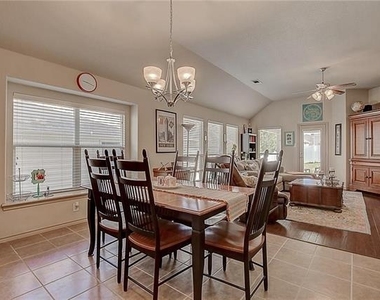 5009 Holliday Drive - Photo Thumbnail 13