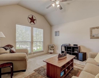 5009 Holliday Drive - Photo Thumbnail 5