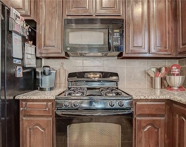 5009 Holliday Drive - Photo Thumbnail 11
