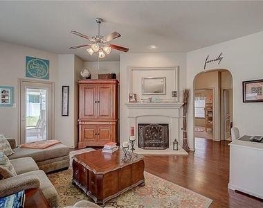 5009 Holliday Drive - Photo Thumbnail 16