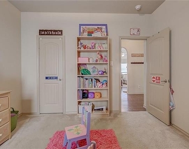 5009 Holliday Drive - Photo Thumbnail 22